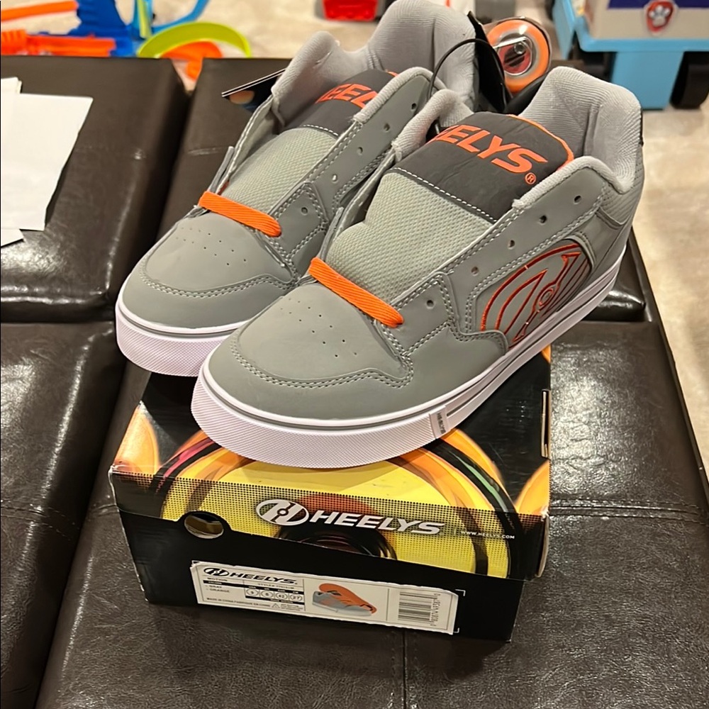 Heelys Men’s Motion Gray and Orange Skate Shoes Wheels  US size 9 UK 8 Eur 42